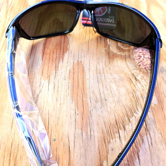 Khan Innovative Eyewear Black and Gold Sunglasses - Picture 15 of 16